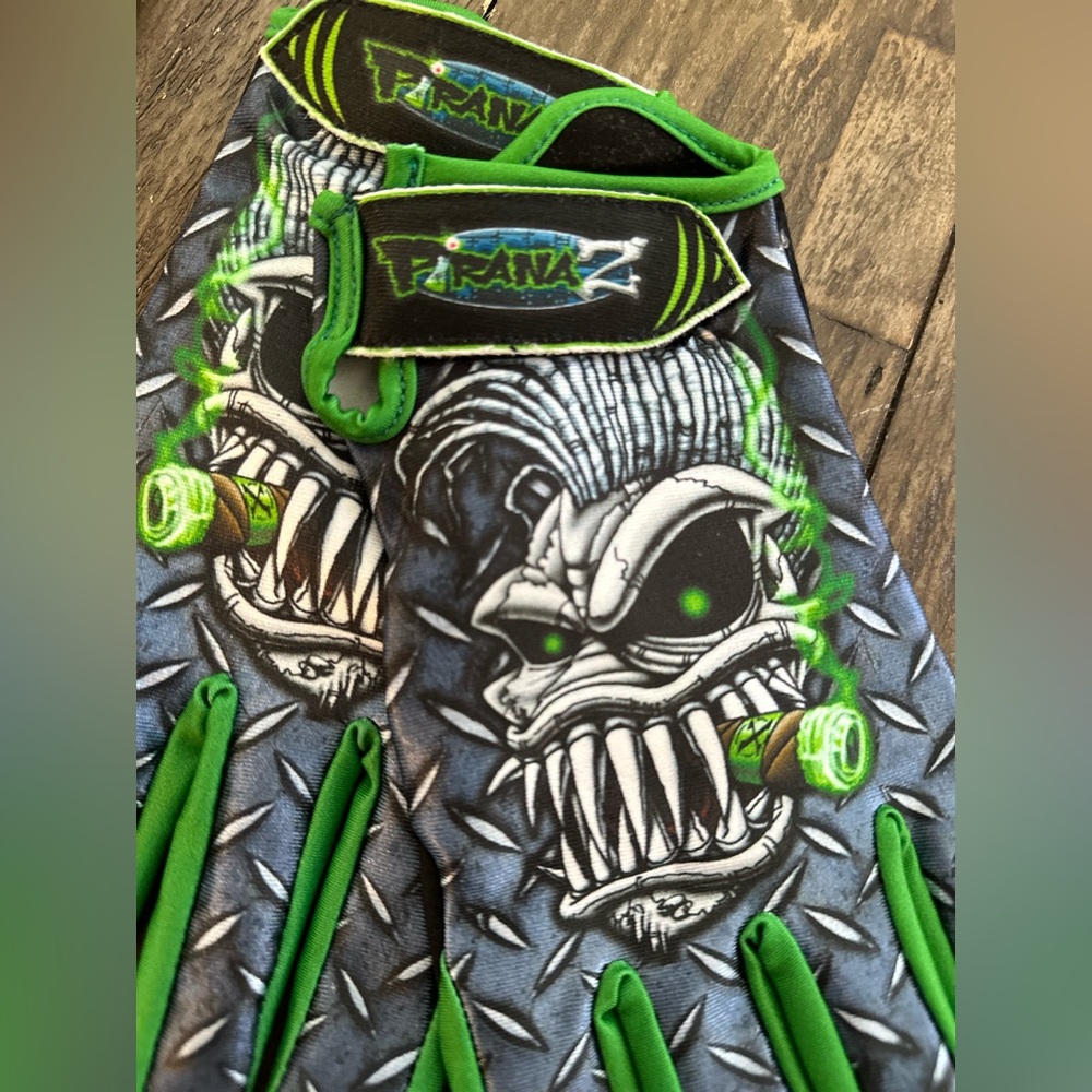 PiranaZ Psycho Speed Skull Racing Gloves Green Unisex - Picture 4 of 8